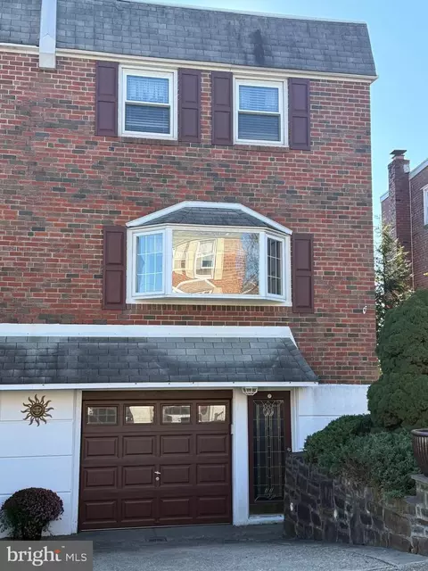 7314 Hill Rd, Philadelphia, PA 19128