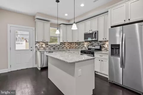 2113 Reed St, Philadelphia, PA 19146