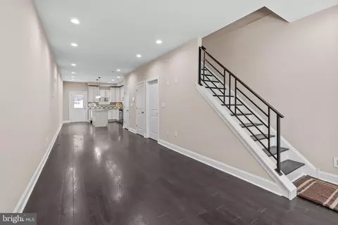 2113 Reed St, Philadelphia, PA 19146