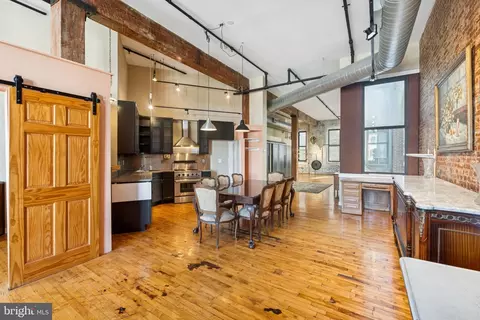 428 N 13th St #4A, Philadelphia, PA 19123