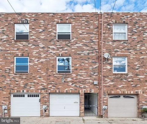 1723 Fitzwater St #B, Philadelphia, PA 19146