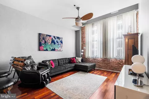 315 New St #412, Philadelphia, PA 19106