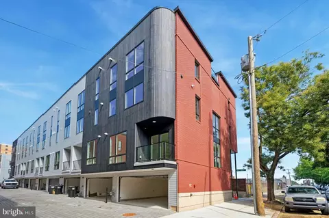 600 N Brenna Walk, Philadelphia, PA 19123