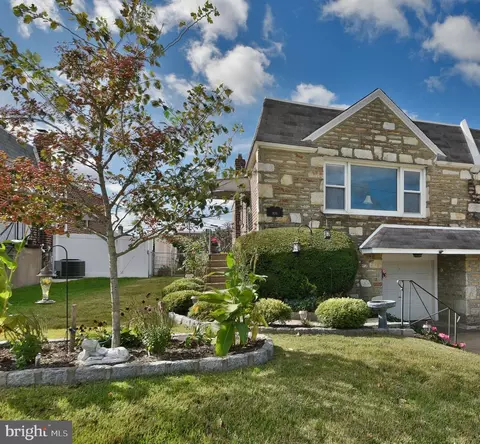 806 Griffith St, Philadelphia, PA 19111