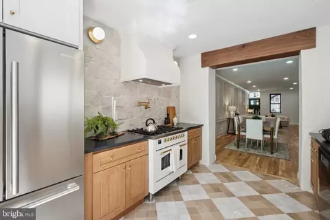 842 Wharton St, Philadelphia, PA 19147