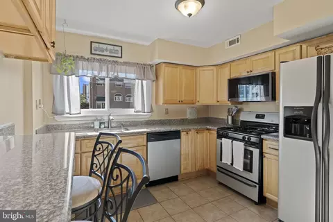 3581 Nottingham Ln, Philadelphia, PA 19114