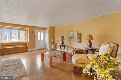 1312 E Sharpnack St, Philadelphia, PA 19150