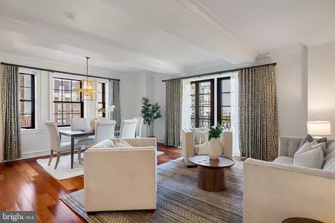219 S 29 S 18th St #1408, Philadelphia, PA 19103