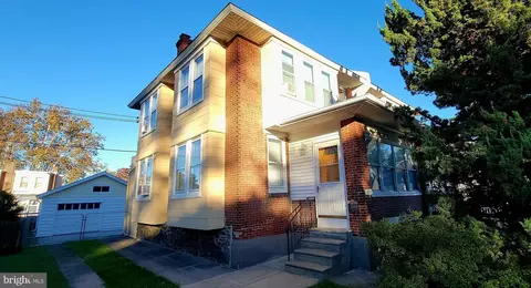 305 Friendship St, Philadelphia, PA 19111