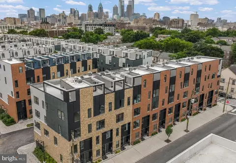 652 Fairmount Ave, Philadelphia, PA 19123
