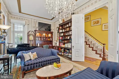 168 Gay St, Philadelphia, PA 19127