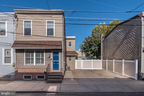 4618 Emery St, Philadelphia, PA 19137