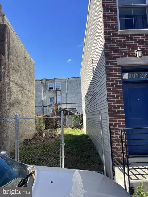 2010 N Darien St, Philadelphia, PA 19122