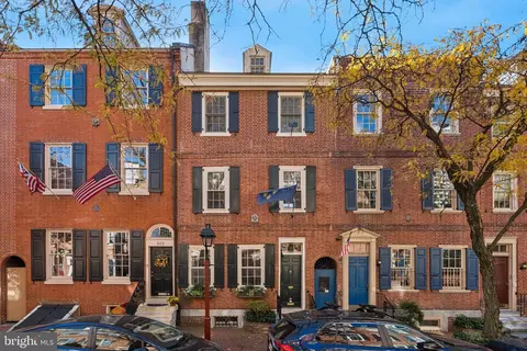 524 Delancey St, Philadelphia, PA 19106