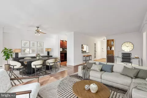 1900 John F Kennedy Blvd #702, Philadelphia, PA 19103