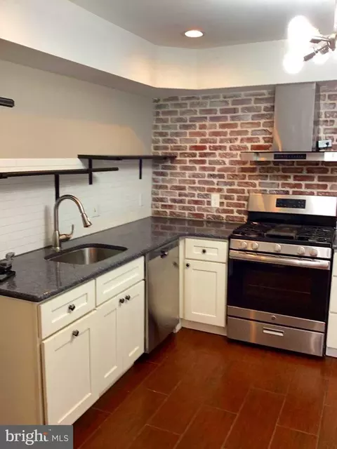 1618 W Diamond St, Philadelphia, PA 19121