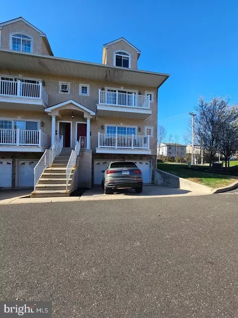 290 Byberry Rd #2, Philadelphia, PA 19116