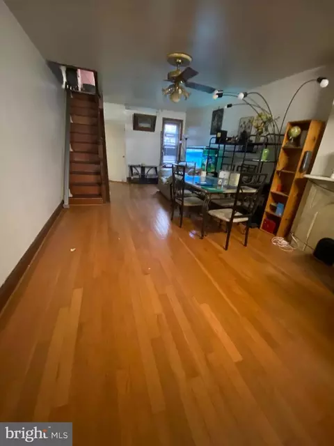 2007 E Cumberland St, Philadelphia, PA 19125