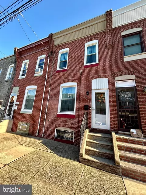 3011 Almond St, Philadelphia, PA 19134