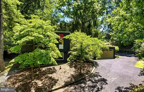 104 E Bells Mill Rd, Philadelphia, PA 19118
