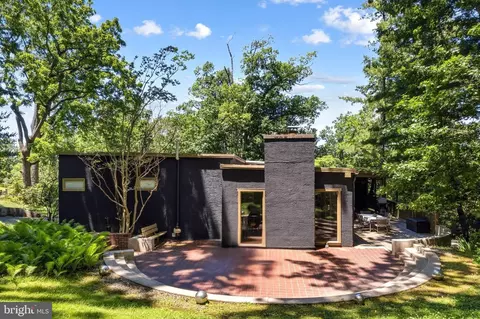 104 E Bells Mill Rd, Philadelphia, PA 19118