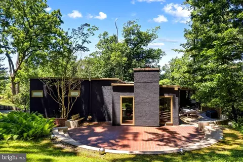 104 E Bells Mill Rd, Philadelphia, PA 19118