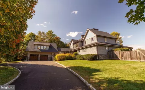 609 Saint Andrews Rd, Philadelphia, PA 19118