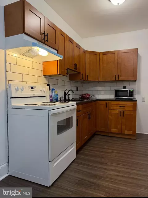 2715 N Hope St, Philadelphia, PA 19133