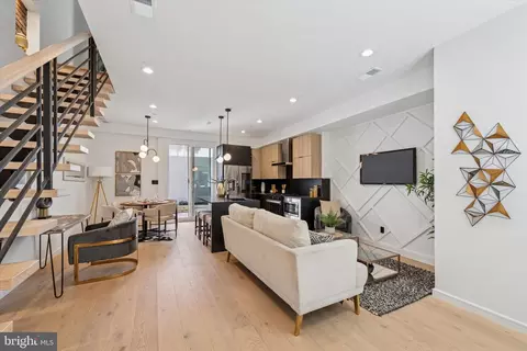 303 Pemberton St, Philadelphia, PA 19147