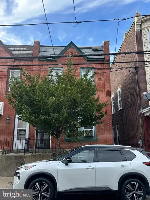 83 E Seymour St, Philadelphia, PA 19144