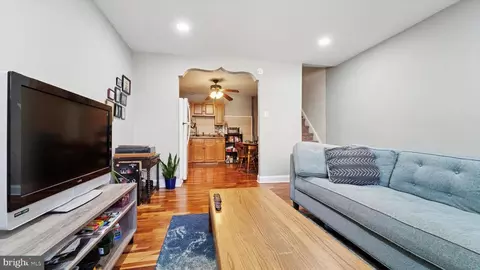 2529 S Franklin St, Philadelphia, PA 19148