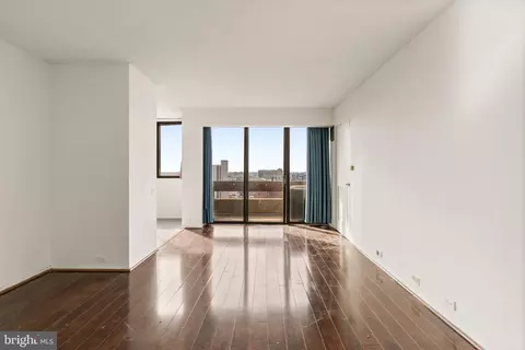 1326 42 Spruce St #1502, Philadelphia, PA 19107