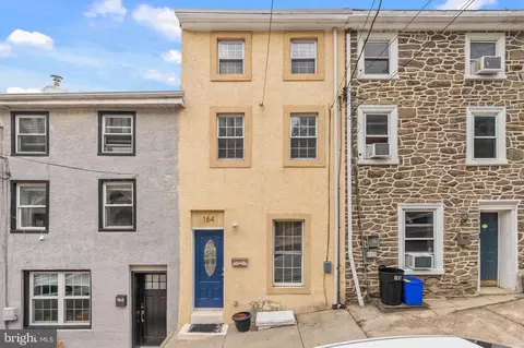 164 Grape St, Philadelphia, PA 19127