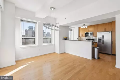 1425 Locust St #21A, Philadelphia, PA 19102