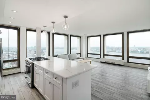 200 Locust St #24D, Philadelphia, PA 19106