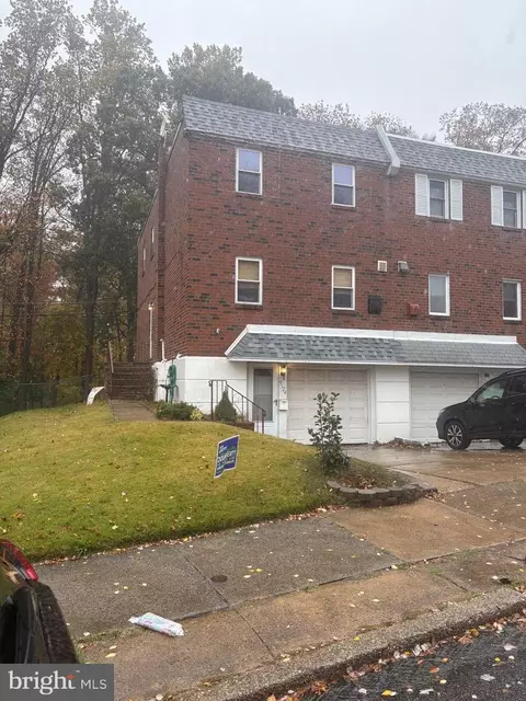 9124 Springview Rd, Philadelphia, PA 19115