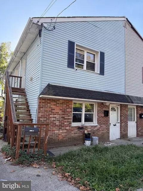 202 Robbins St, Philadelphia, PA 19111