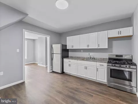 723 W Schiller St, Philadelphia, PA 19140