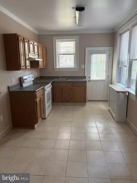 513 N 64th St, Philadelphia, PA 19151