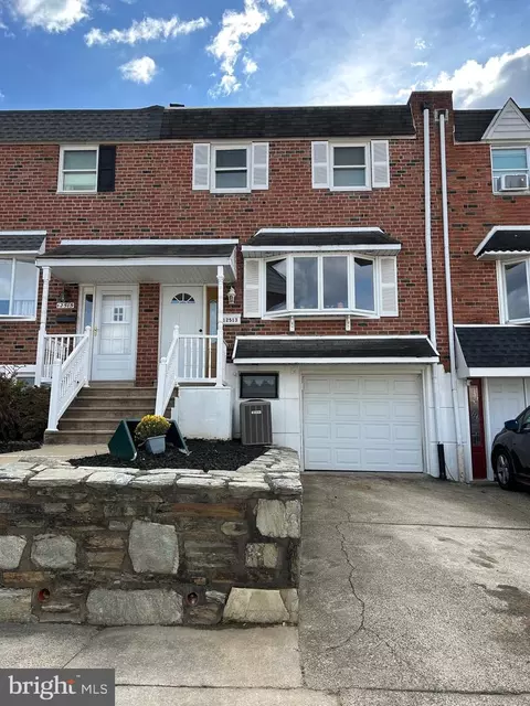 12513 Chilton Rd, Philadelphia, PA 19154