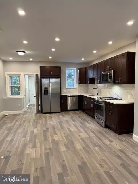 5787 Hunter St, Philadelphia, PA 19131