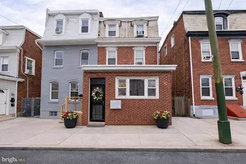 1516 Arrott St, Philadelphia, PA 19124