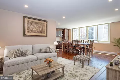 1919 Chestnut St #807, Philadelphia, PA 19103