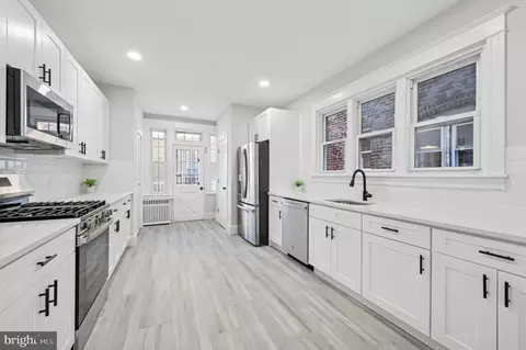 447 S 48th St, Philadelphia, PA 19143