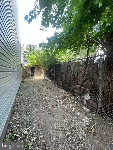 2650 Janney St, Philadelphia, PA 19125