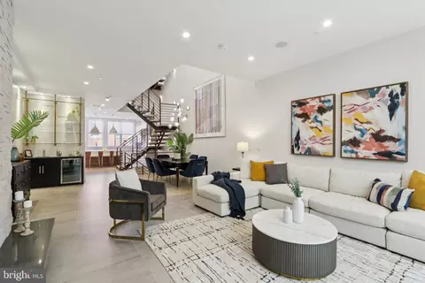 207 S 22nd St, Philadelphia, PA 19103