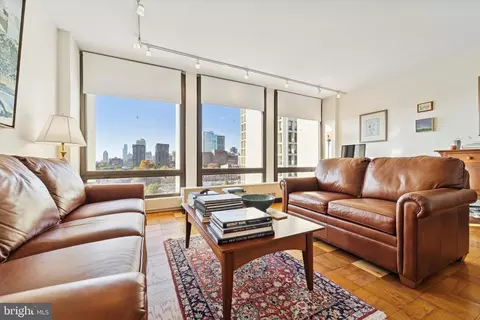 220 Locust St #9HS, Philadelphia, PA 19106