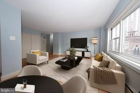 118 S 21st St #1007, Philadelphia, PA 19103