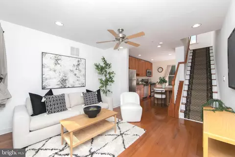 1030 N Leithgow St, Philadelphia, PA 19123