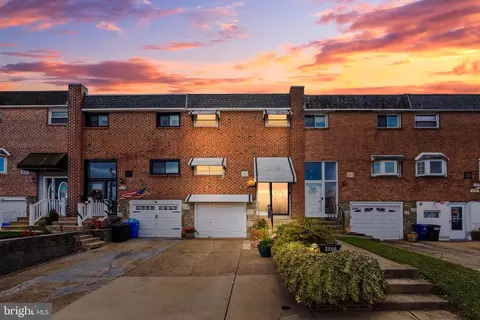 3566 Gloucester Ln, Philadelphia, PA 19114